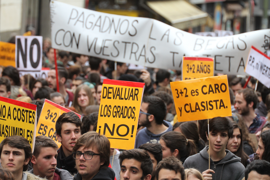 Manifestación de estudiantes contra la reforma de grados universitarios, Madrid #Noal3mas2