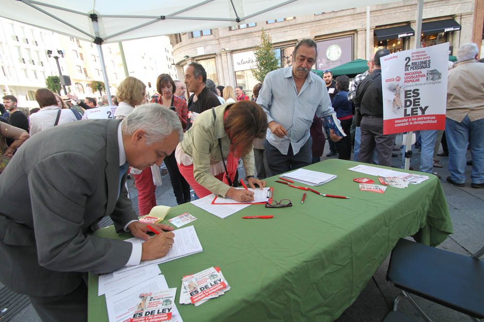 Inico recogida de firmas ILP Renta Mínima #EsDeLey