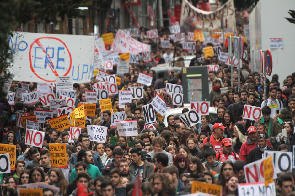 Manifestación de estudiantes contra la reforma de grados universitarios, Madrid #Noal3mas2