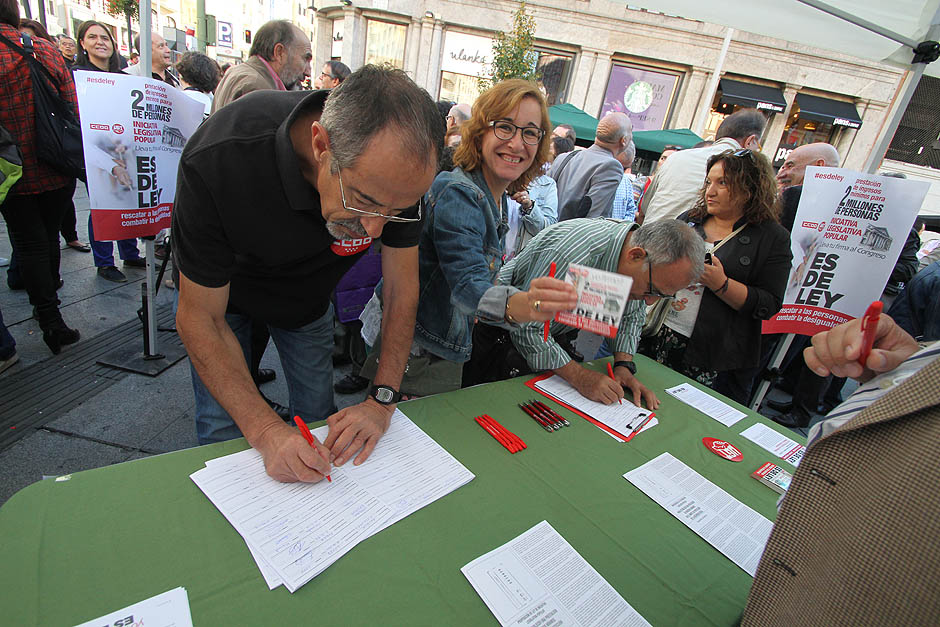 Inico recogida de firmas ILP Renta Mínima #EsDeLey