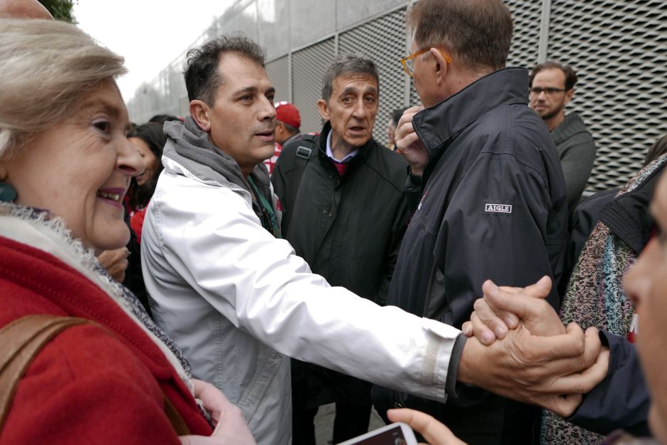 Concentración de apoyo a Juan Carlos Asenjo en los Juzgados de Fuenlabrada